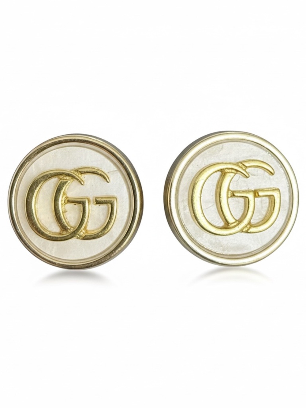elegant, circular double G’s  button-style stud earrings goldtone white new
